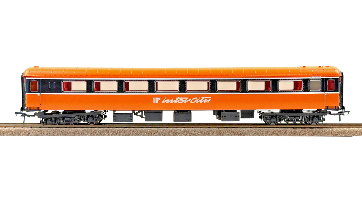 MURPHY MODELS 00 GAUGE - MM5203A - MKIID STANDARD IR IRISH INTERCITY COACH