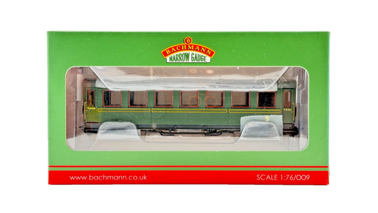 BACHMANN OO9 SCALE - 394-002 - STEEL BODIED BOGIE 3RD COACH LINED GREEN BOXED