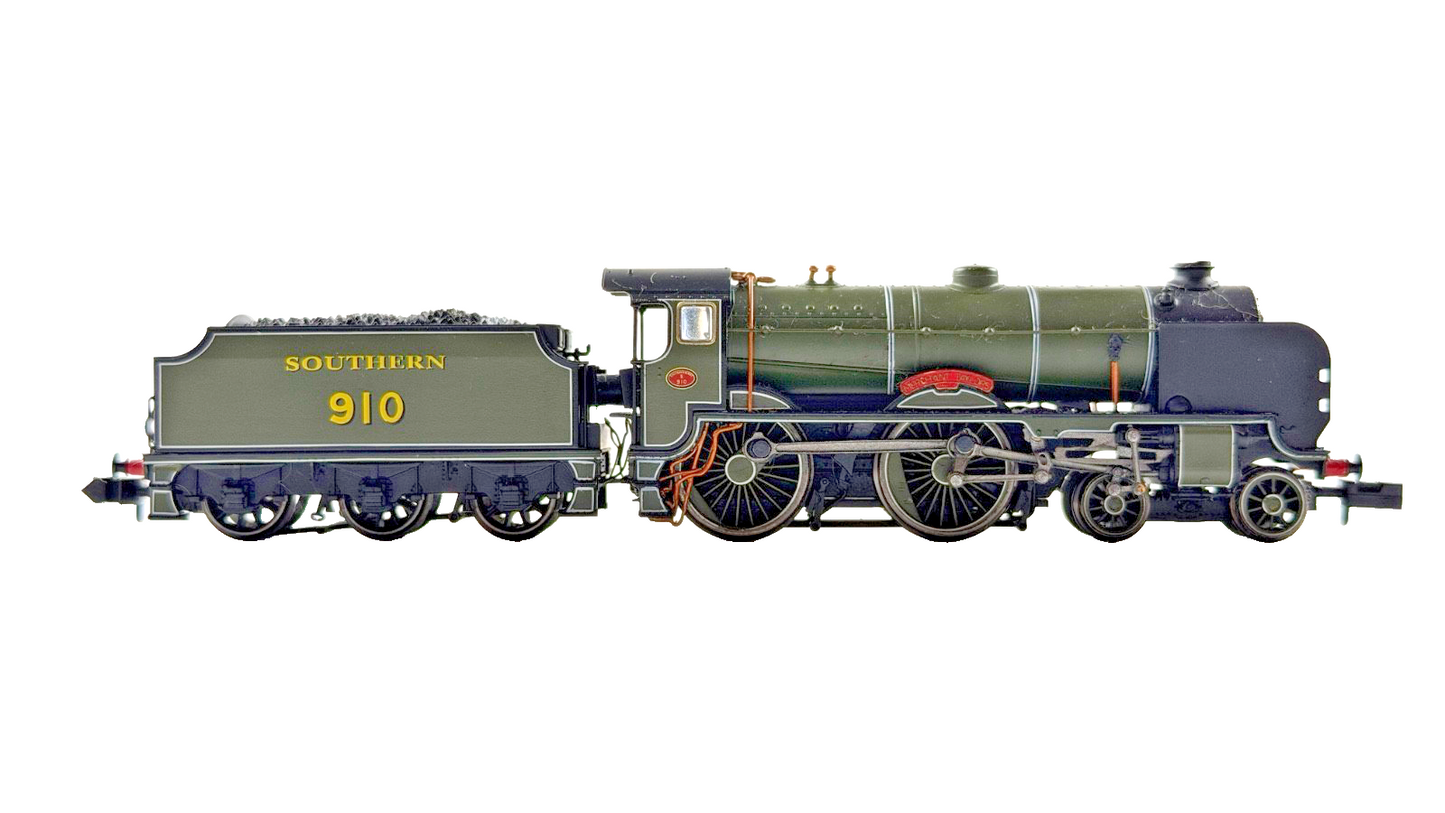 DAPOL N GAUGE - 2S-002-004 - SCHOOLS MERCHANT TAYLOR 910 SR MAUNSELL OLIVE GREEN