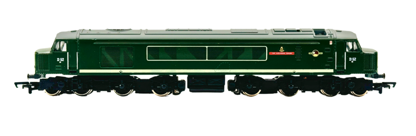 MAINLINE 00 GAUGE - TYPE 4 CLASS 40 DIESEL 'LANCASHIRE FUSILIER' GREEN - BOXED