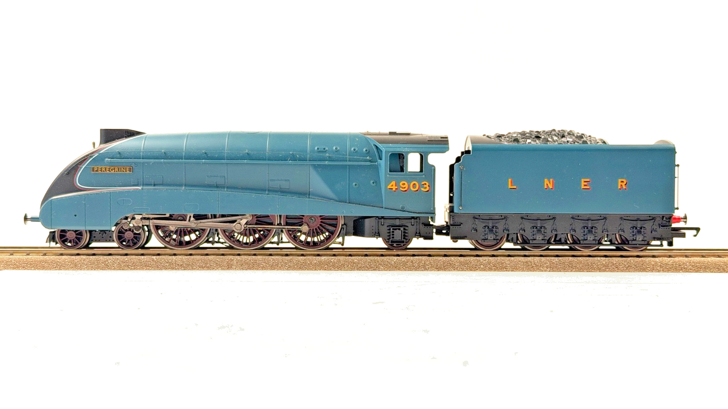 HORNBY 00 GAUGE - R1129 - BLUE STREAK PEREGRINE CLASS A4 TRAIN SET COMPLETE