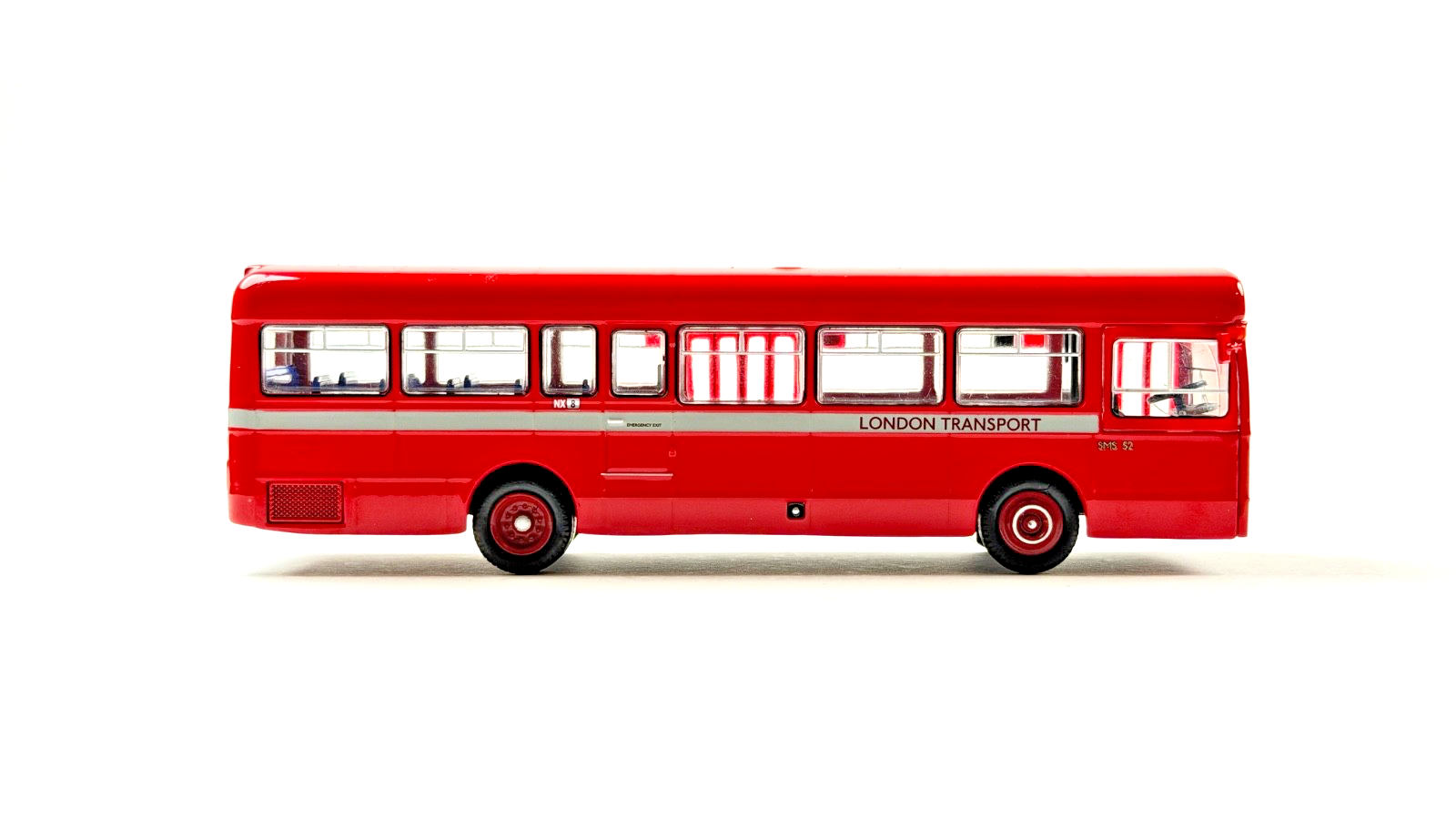 BRITBUS AS2-02 - 1/76 SCALE - AEC SWIFT 33' LONDON TRANSPORT ROUTE 70 BUS