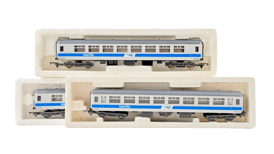 LIMA OO GAUGE - NIR NORTHERN IRISH INTERCITY REFINISHED LIGHT GREY COACHES X 3