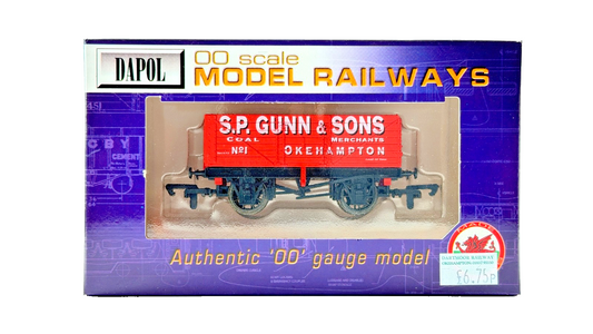 DAPOL 00 GAUGE - S P GUNN COAL MERCHANTS OKEHAMPTON WAGON 1 (LIMITED EDITION)