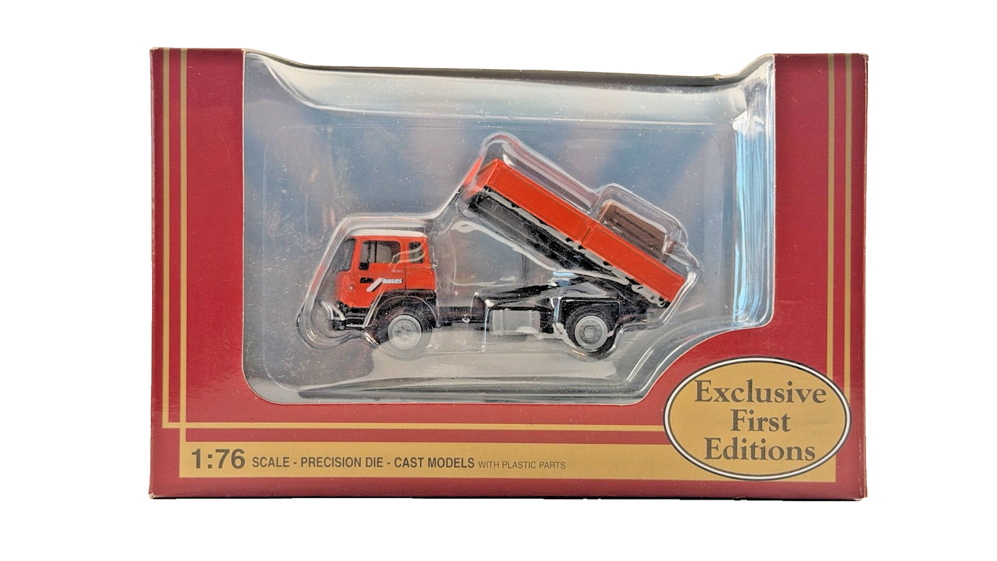 EFE 1/76 SCALE - 36301 - BEDFORD TK DROPSIDE G.M BUSES - BOXED