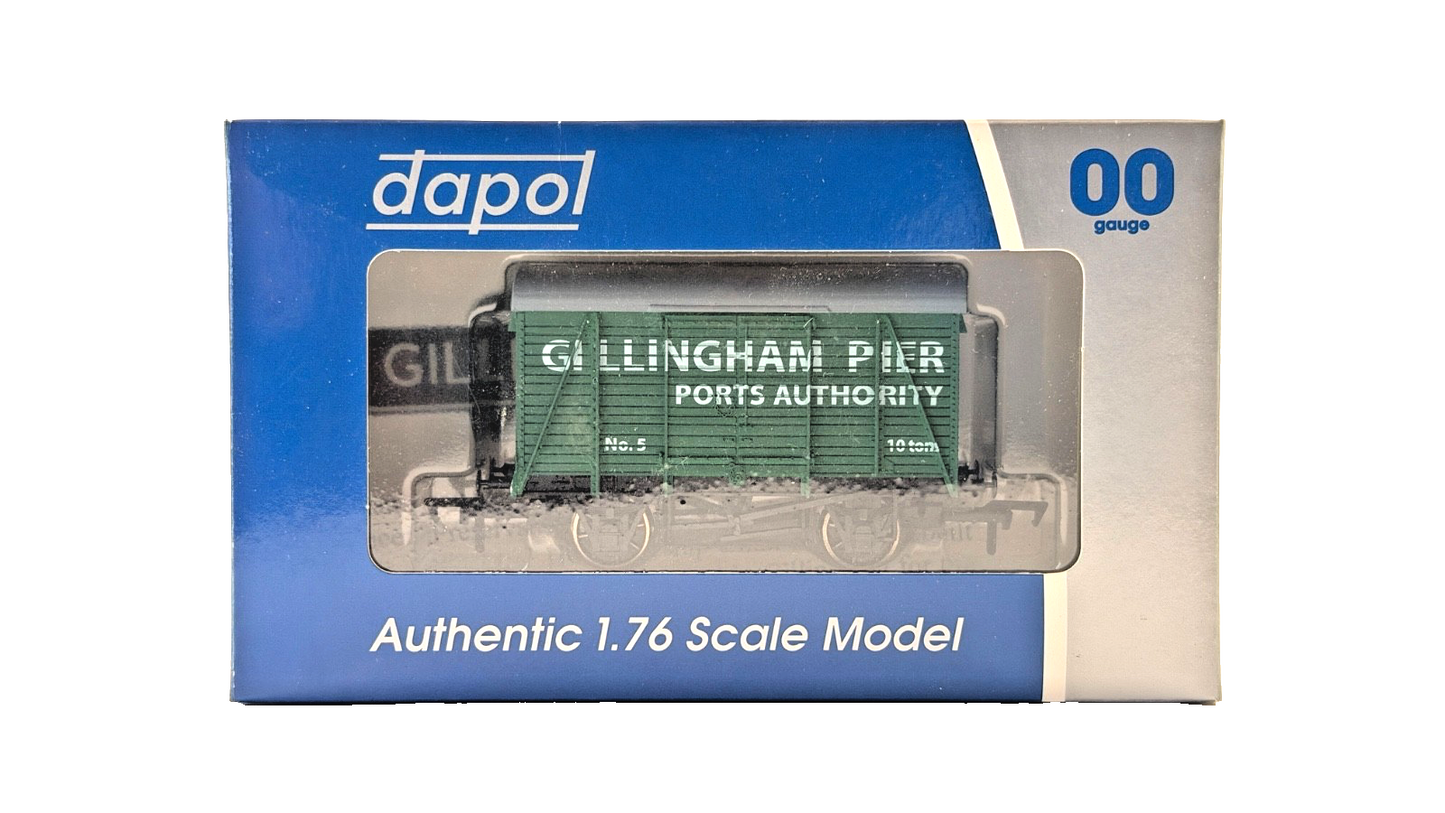 DAPOL 00 GAUGE - GILLINGHAM PIER PORTS AUTHORITY VENT VAN NO.5 (LIMITED EDITION)
