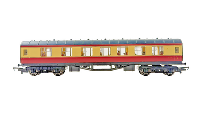 HORNBY OO GAUGE - RAKE OF 3 BR CRIMSON CREAM STANIER PASSENGER COACHES UNBOXED