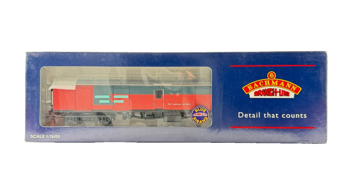 BACHMANN OO GAUGE - 39-201A - BR MK1 FULL BRAKE SUPER BG COACH 'ROYAL MAIL'