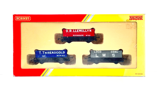 HORNBY 00 GAUGE - R6482 - RAILROAD TRIPLE WAGON PACK LMS ABERDARE WOKING - BOXED