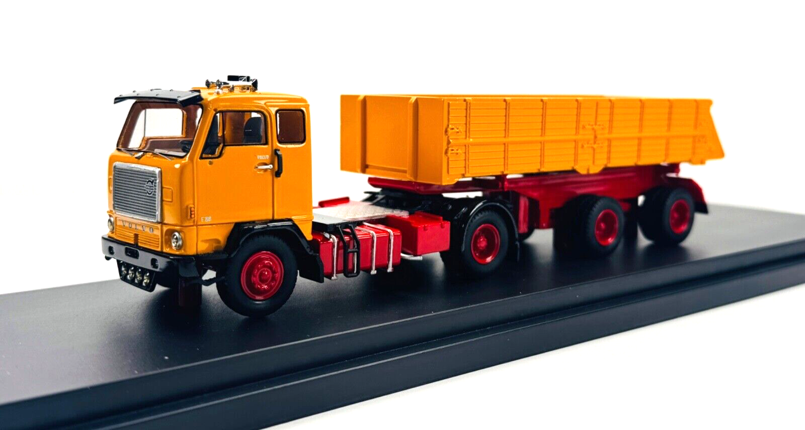 GOLDEN OLDIES 1/50 - VOLVO F88 YELLOW/RED 2 AXLE TIPPER LORRY - BOXED