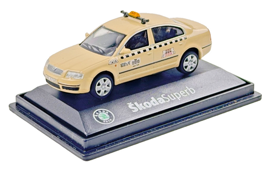 ABREX 1/72 SCALE - SKODA SUPERB CREAM SALOON TAXI - BOXED
