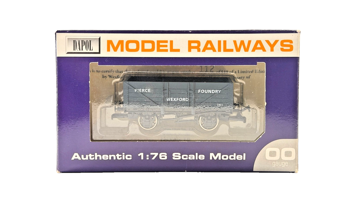 DAPOL 00 GAUGE - PIERCE FOUNDRY OF WEXFORD PLANK WAGON 1911 (LIMITED EDITION)