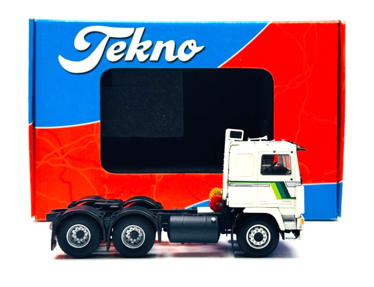 TEKNO 1/50 SCALE - 69430 - VOLVO F12 6X2 WHITE TRACTOR CAB UNIT - BOXED