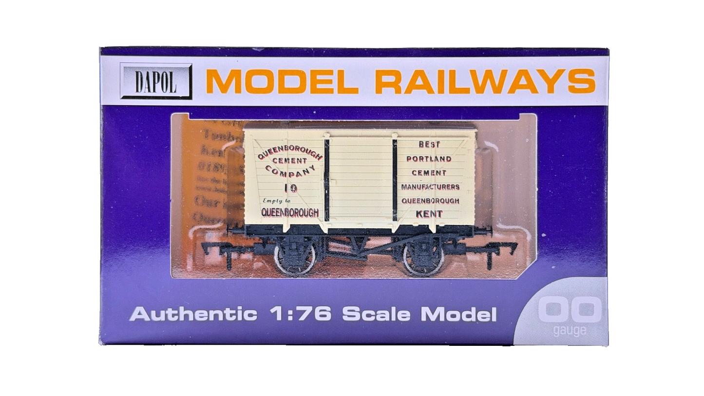 DAPOL 00 GAUGE - QUEENSBOROUGH PORTLAND CEMENT KENT VAN 10 (LIMITED EDITION)
