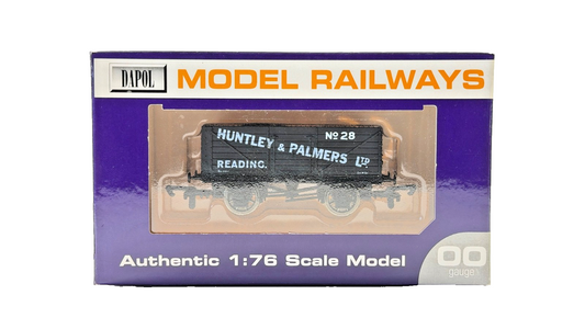 DAPOL 00 GAUGE - HUNTLEY & PALMERS OF READING PLANK WAGON 28 (LIMITED EDITION)