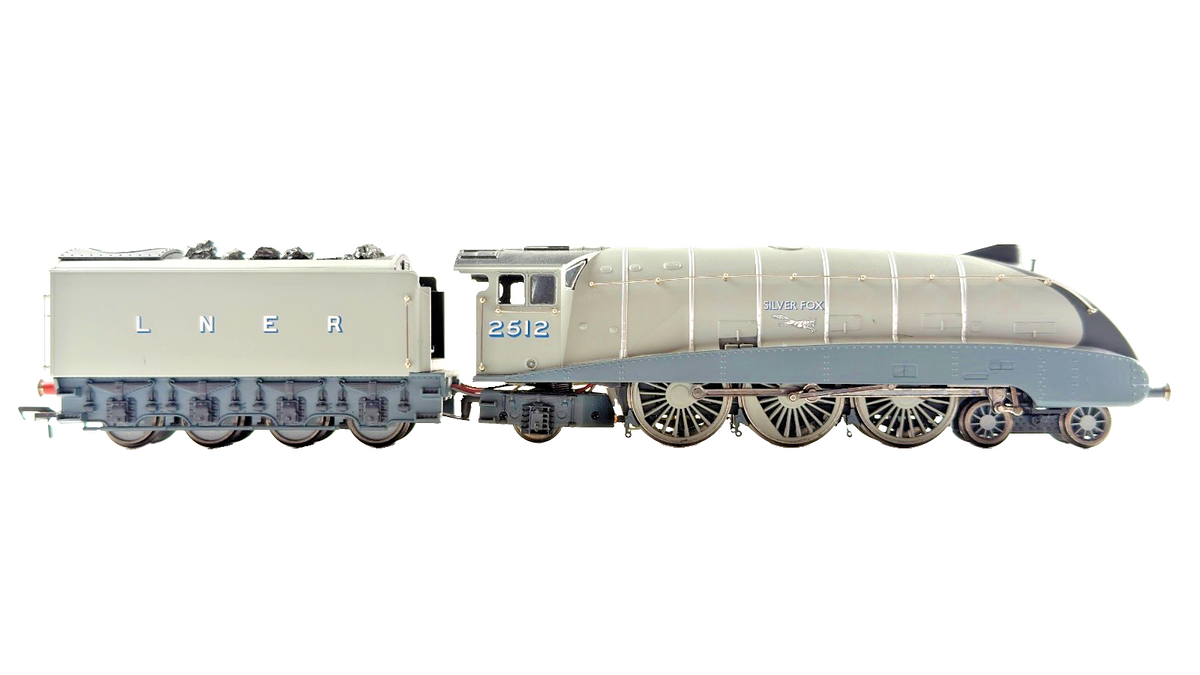 BACHMANN OO GAUGE - LNER SILVER 4-6-2 CLASS A4 SILVER FOX 2512 DCC SOUND UNBOXED
