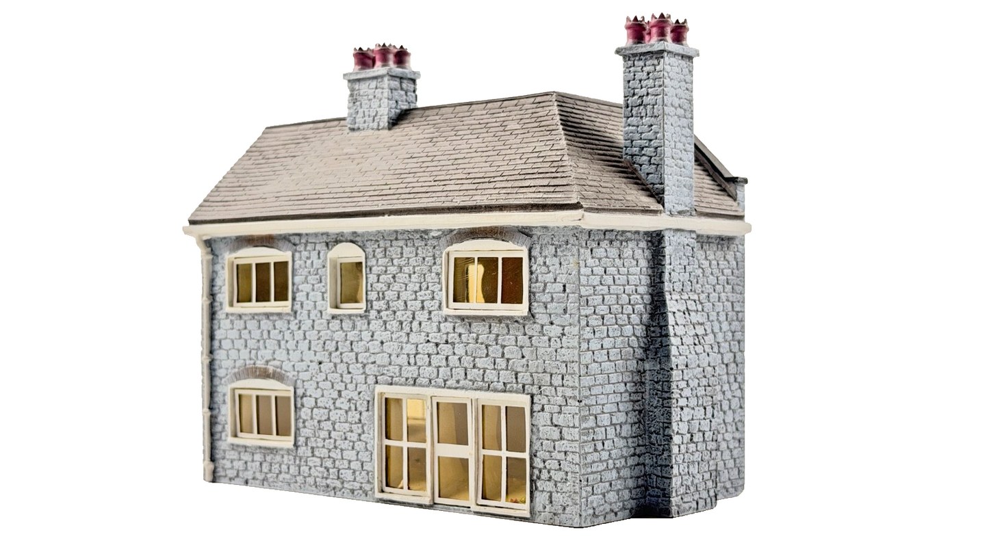 HORNBY SKALEDALE OO GAUGE - R8549 - BROCKLEBANK HOUSE - UNBOXED