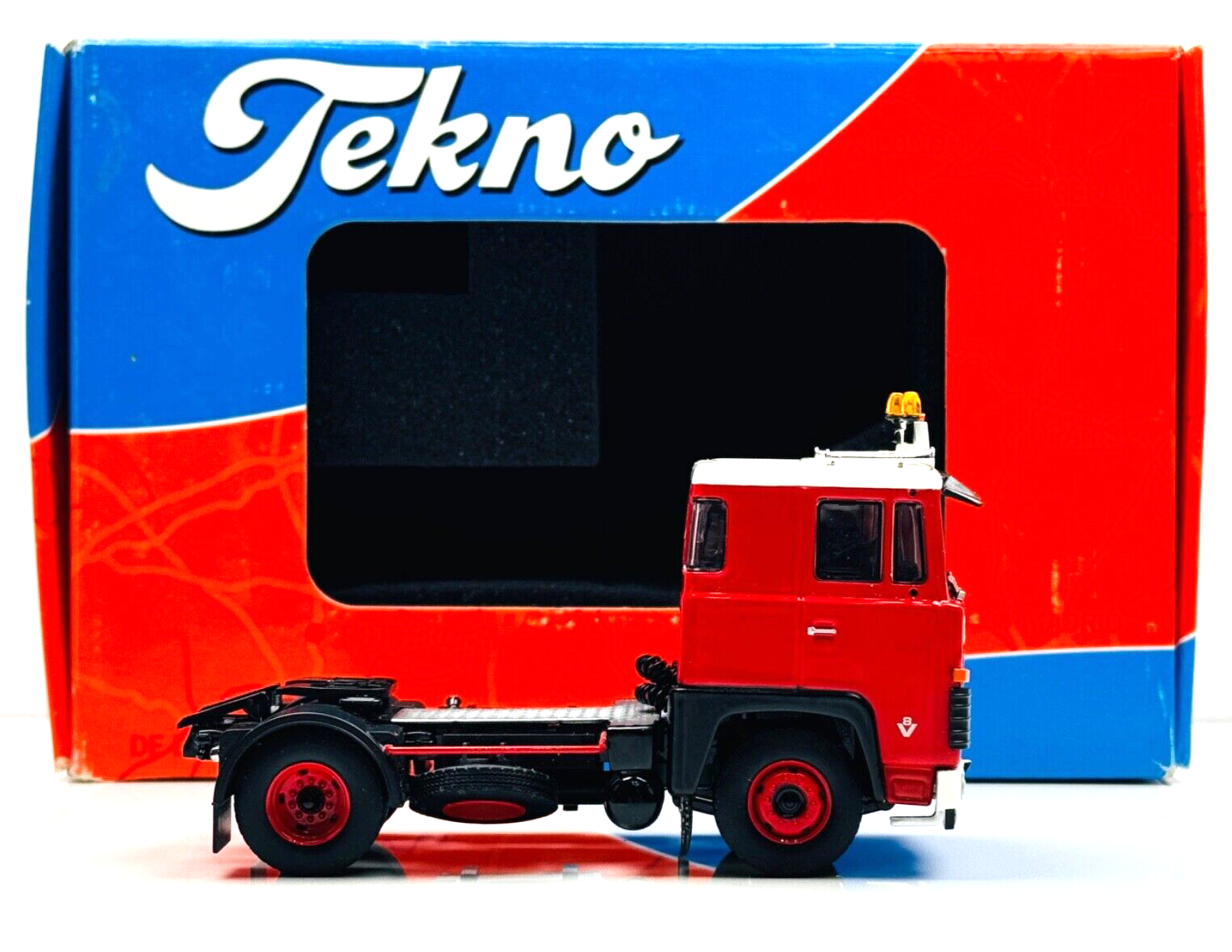 TEKNO 1/50 SCALE - 62837 - SCANIA 140 4X2 TRACTOR CAB UNIT TBP 1000A RED - BOXED