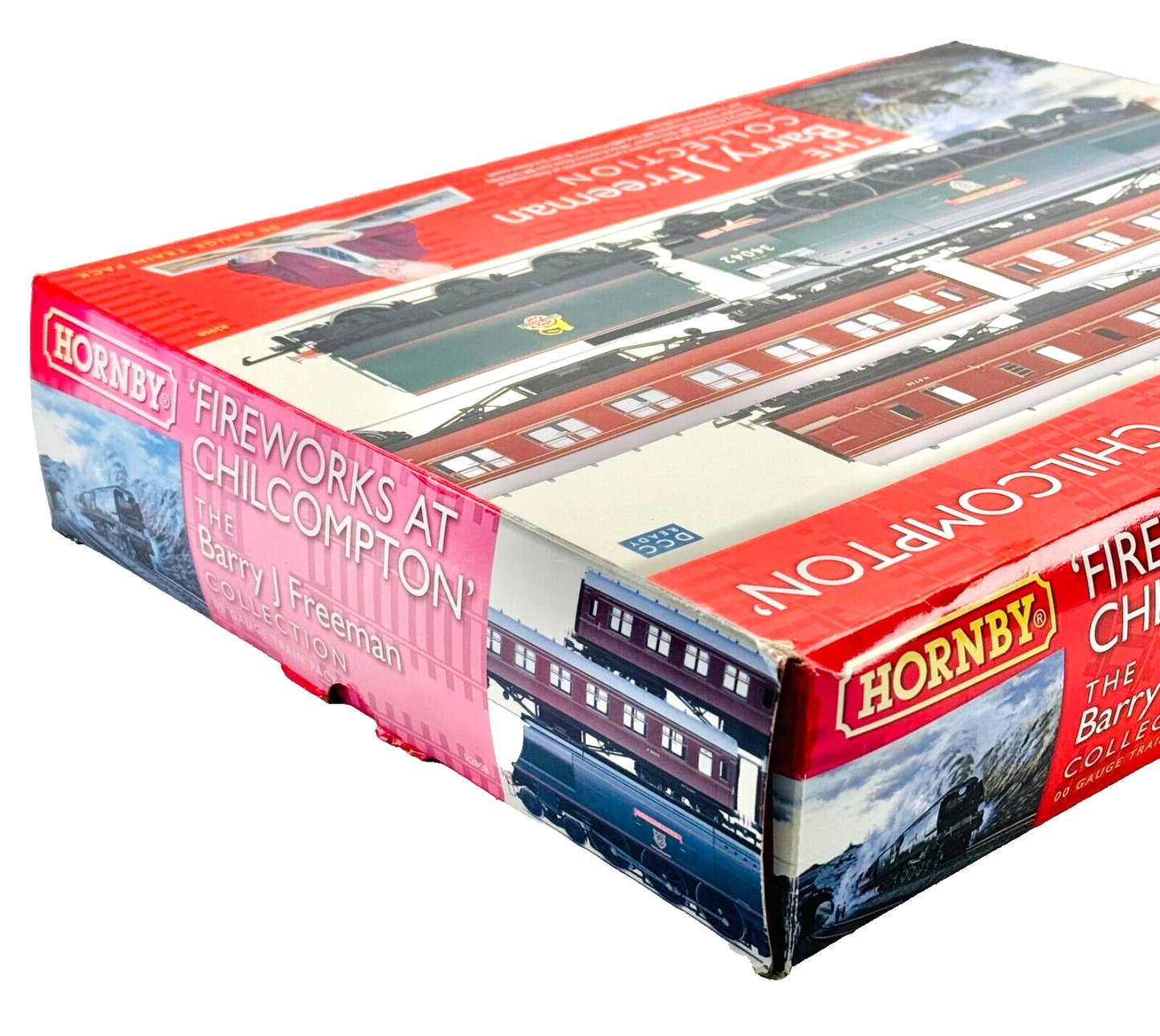 HORNBY 00 GAUGE - R2908 - FIREWORKS AT CHILCOMPTON DORCHESTER & COACHES - BOXED