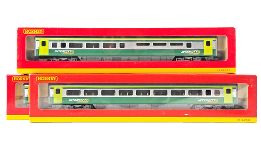 HORNBY/CHRIS DYER OO GAUGE - IE IRISH INTERCITY SILVER/GREEN MK4 COACHES X 3
