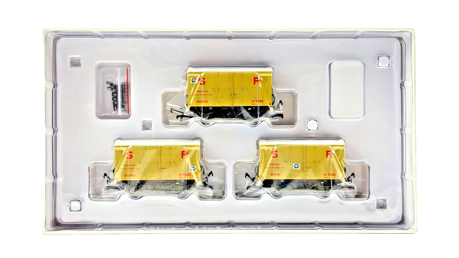 ACCURASCALE OO GAUGE - ACC2046 - SR D1478 VAN ORIGINAL SR LIVERY BANANA VAN SET