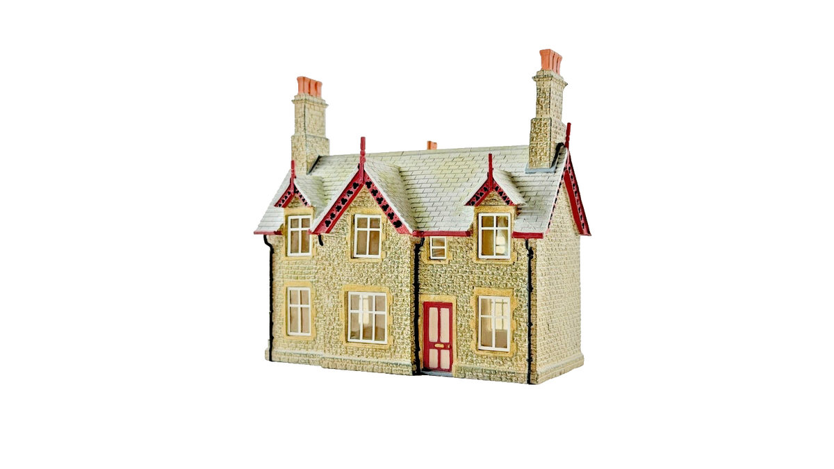 BACHMANN OO GAUGE SCENECRAFT - 44-012 - MARKET HAMPTON STATION BUILDING - BOXED
