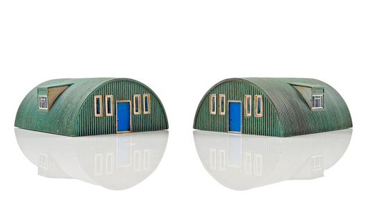 HORNBY SKALEDALE 00 GAUGE - R8788 - CORRUGATED NISSEN HUT X 2 - UNBOXED