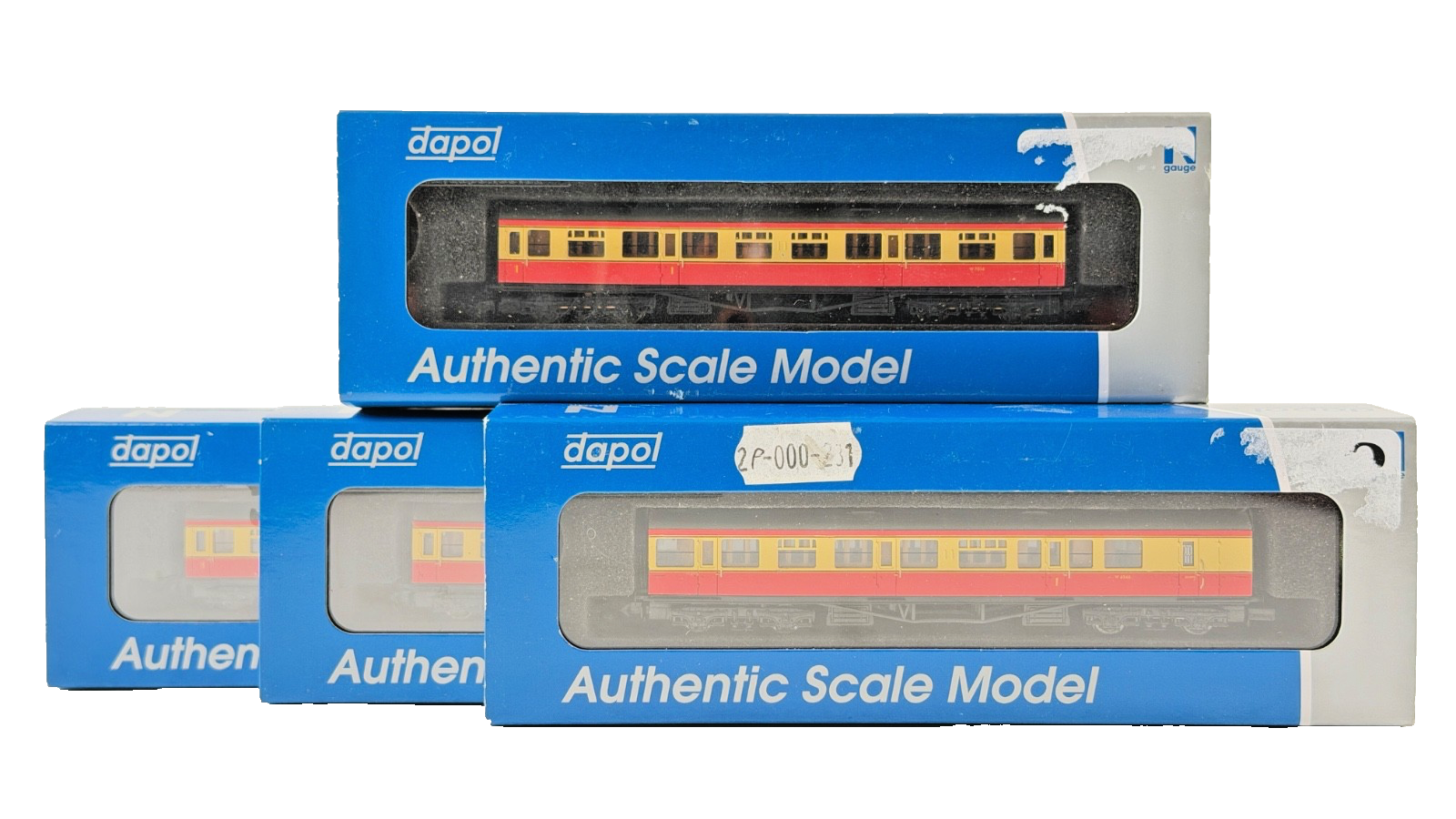 DAPOL N GAUGE - RAKE OF 4 ASSORTED COLLETT COACHES BR CRIMSON CREAM BOXED
