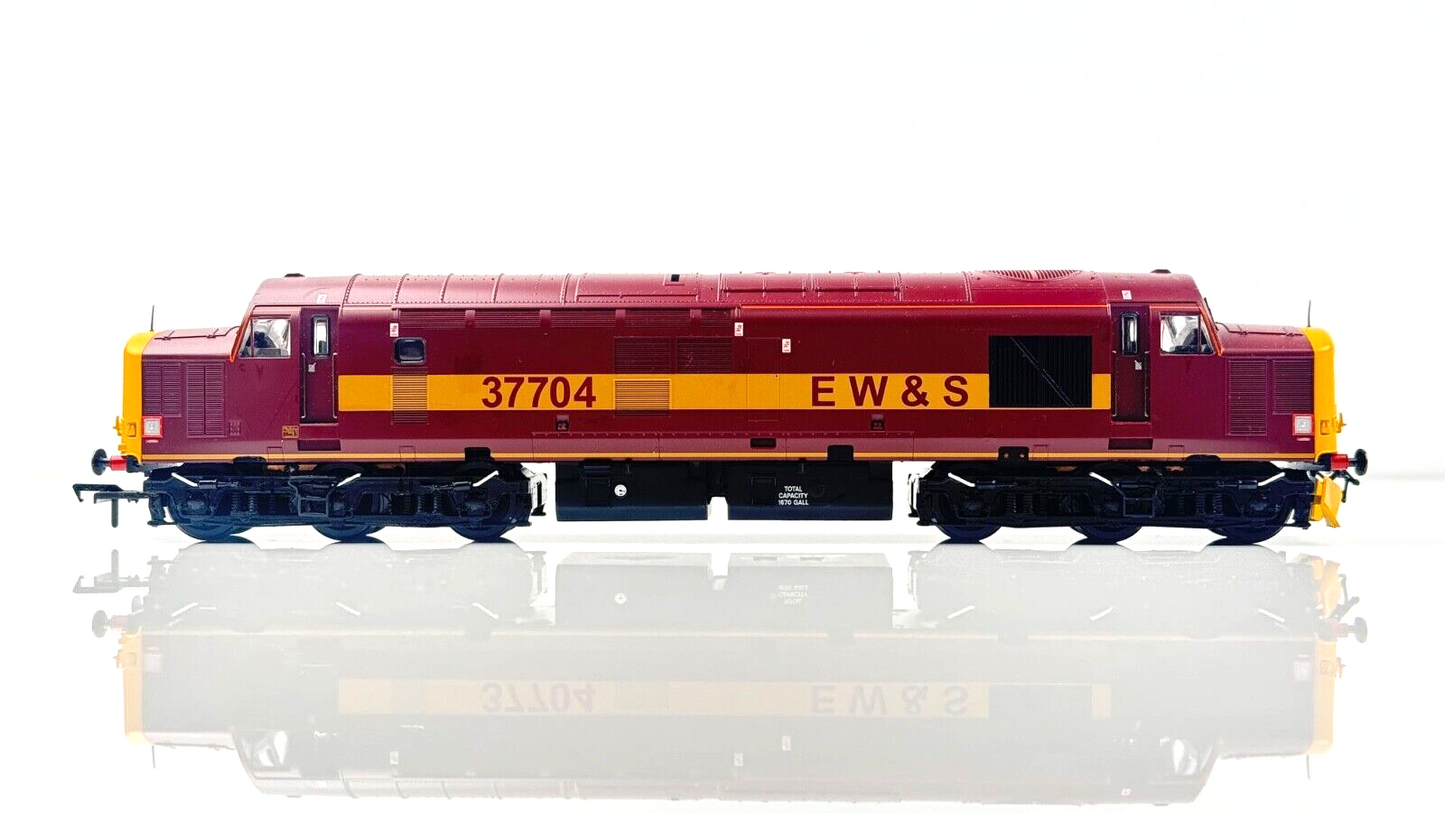 BACHMANN 00 GAUGE - 32-390DB - CLASS 37/7 37704 EW&S EWS MAROON GOLD EXCLUSIVE