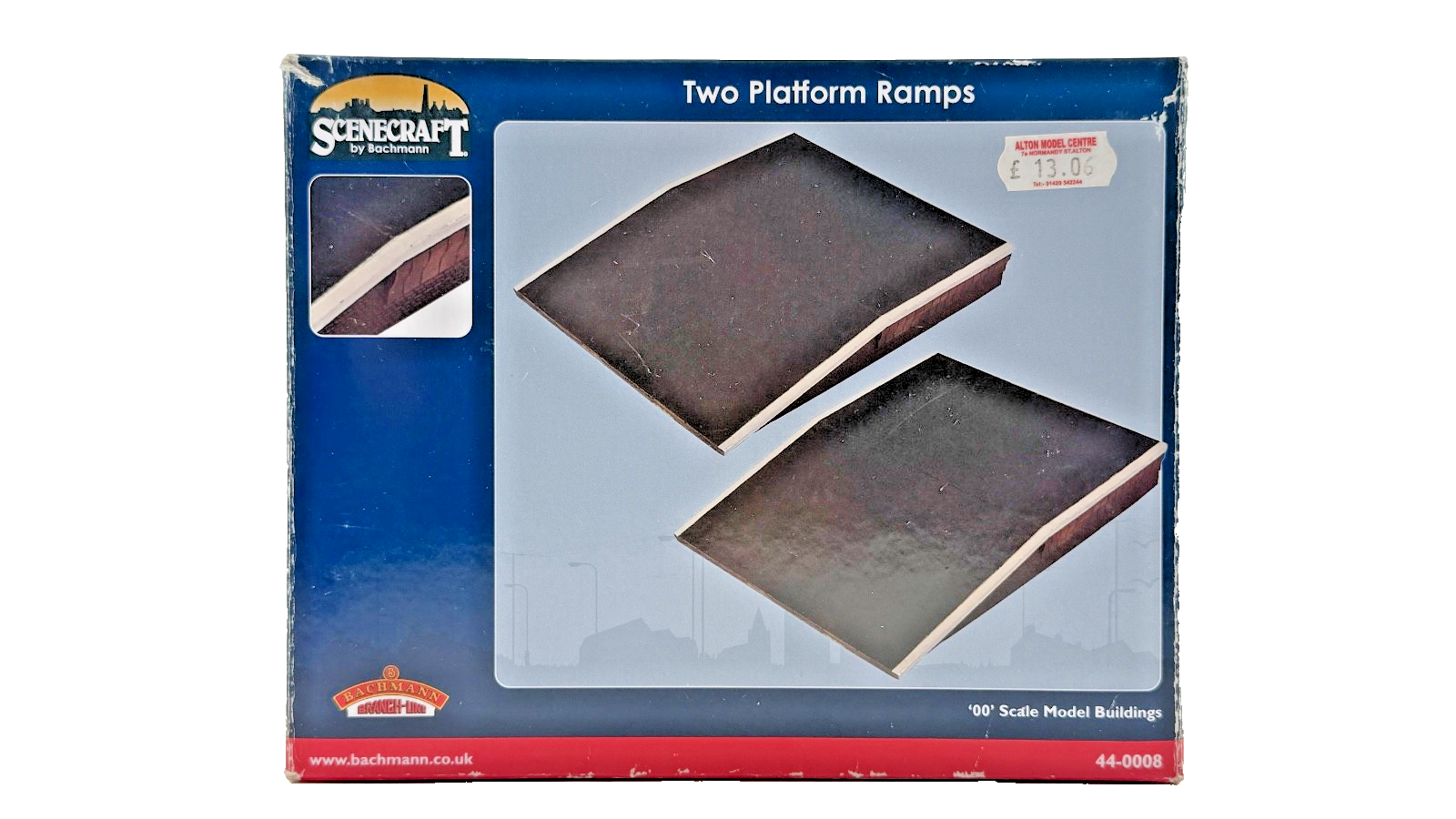BACHMANN SCENECRAFT OO GAUGE - 44-0008 - TWO PLATFORM RAMPS - BOXED