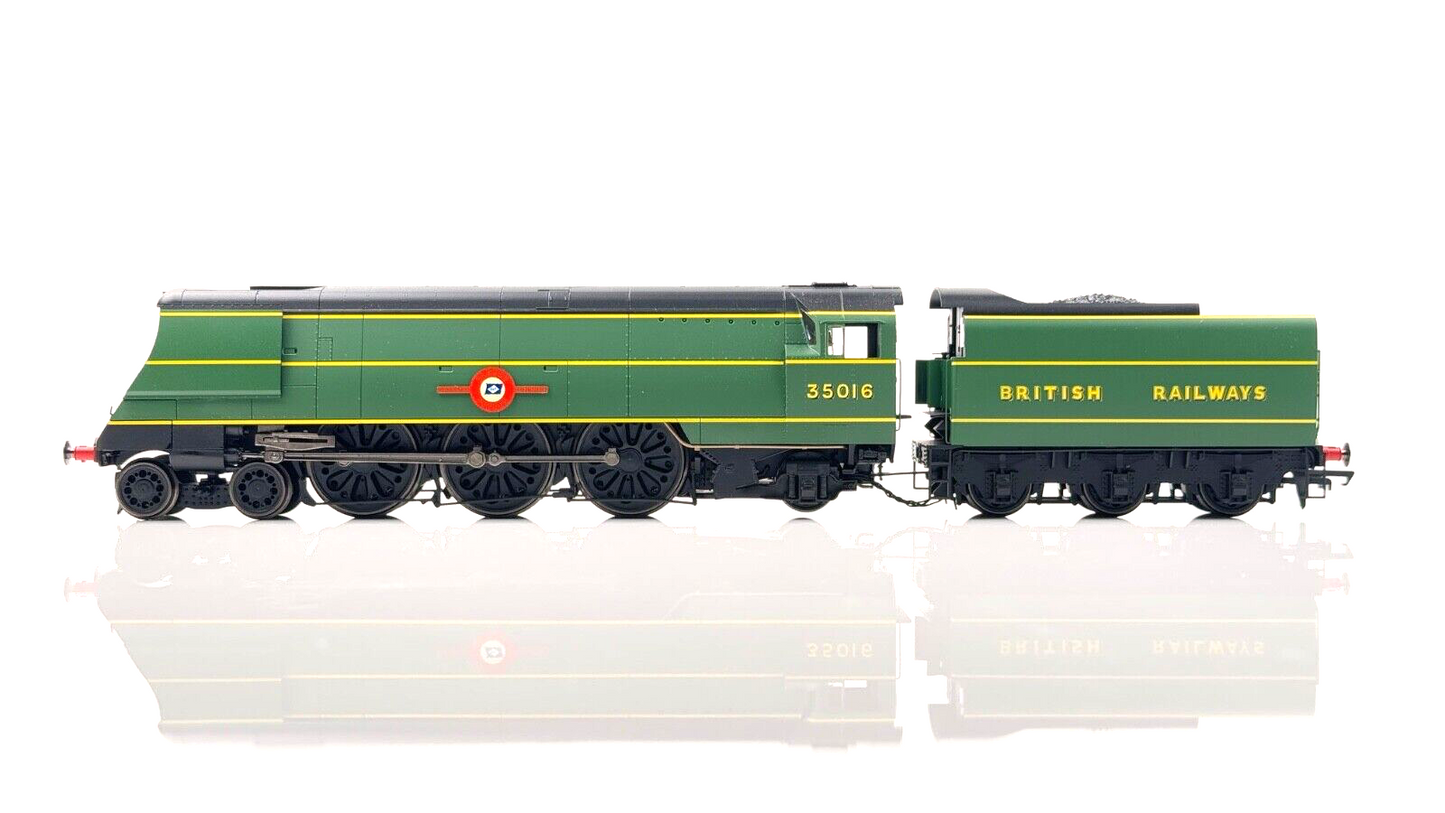 HORNBY 00 GAUGE - R3970 - BR 4-6-2 GREEN MERCHANT NAVY 'ELDERS FYFFES' DIECAST