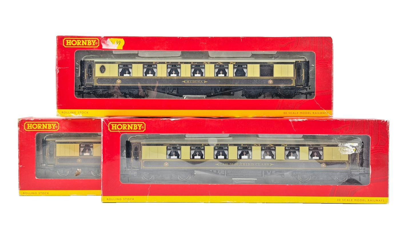 HORNBY OO GAUGE - R4144B/R4145B/R4150C - RAKE OF ASSORTED PULLMAN COACHES BOXED