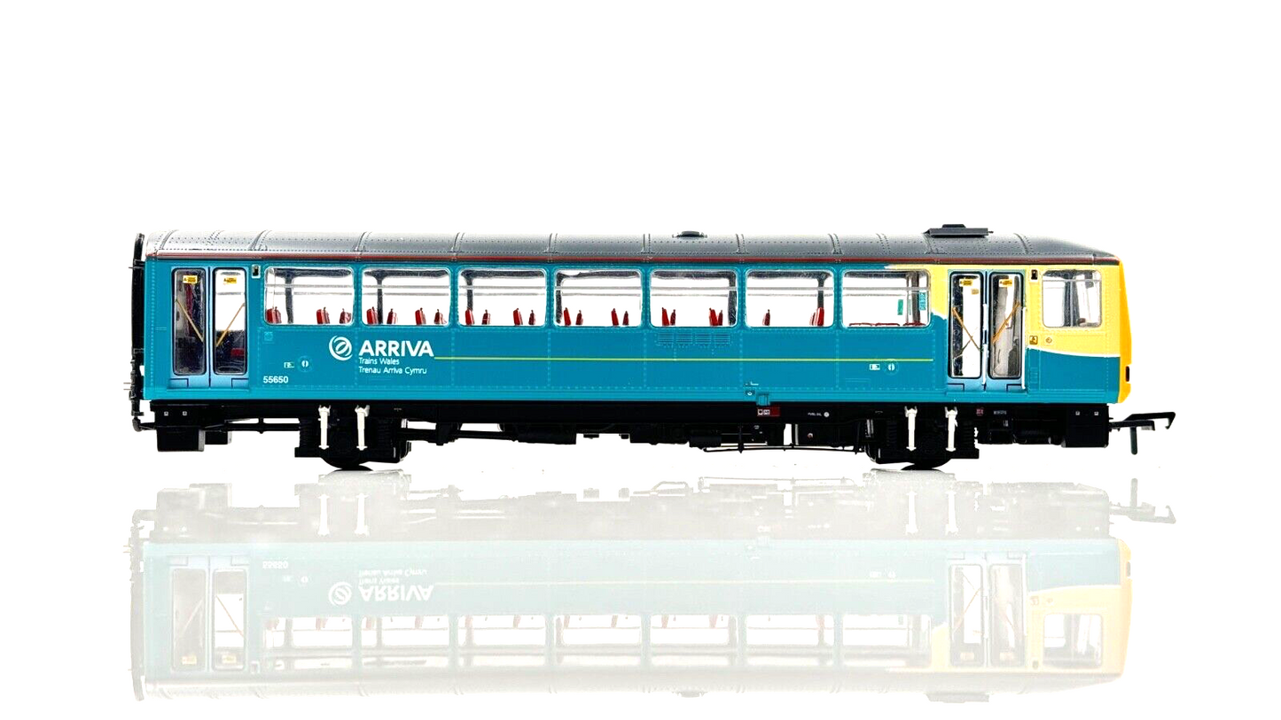 REALTRACK MODELS 00 GAUGE - RT143-212 - CLASS 143 DMU 2 CAR ARRIVA TRAINS WALES