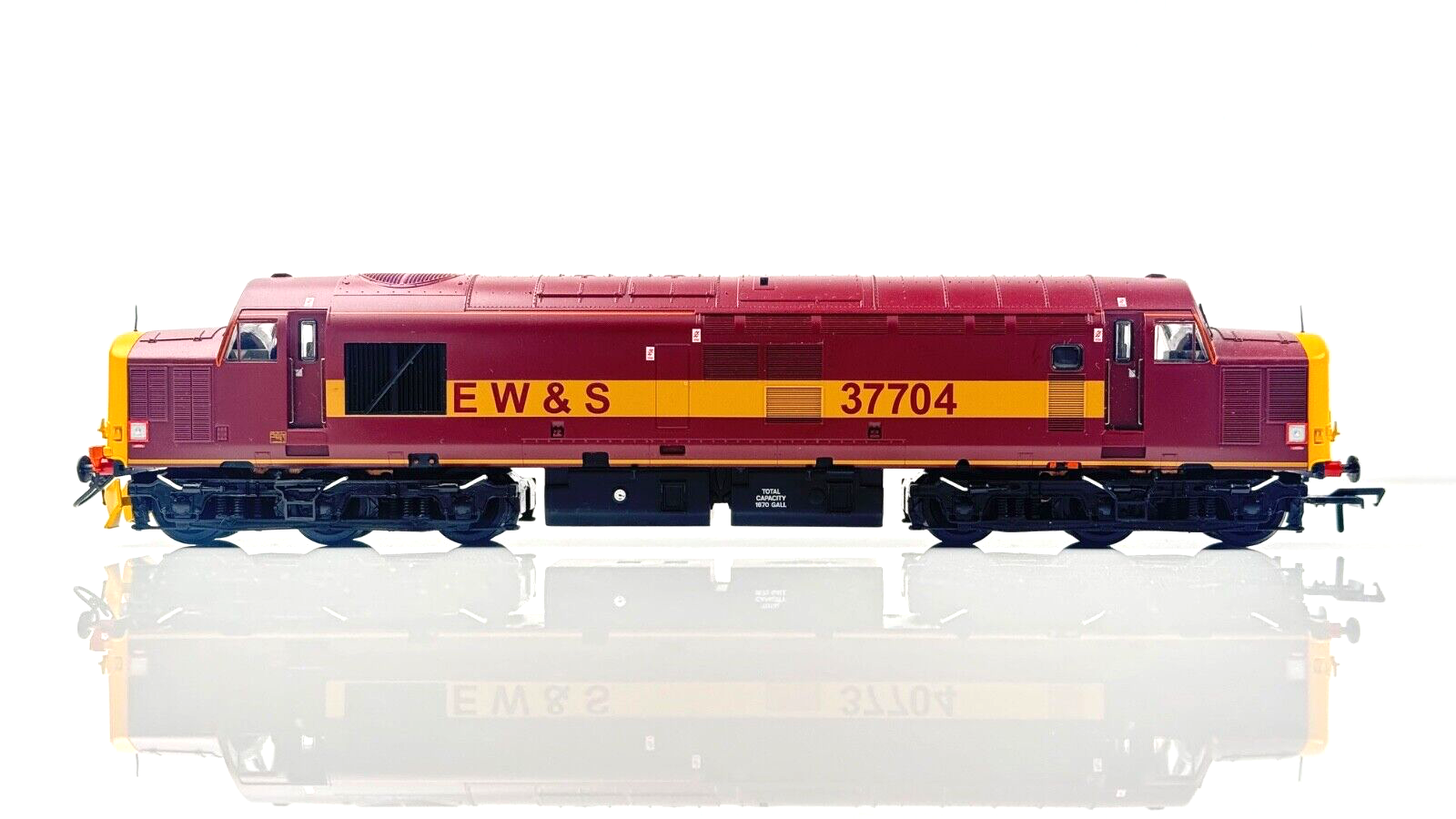 BACHMANN 00 GAUGE - 32-390DB - CLASS 37/7 37704 EW&S EWS MAROON GOLD EXCLUSIVE