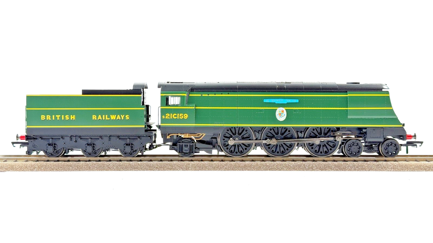 HORNBY 00 GAUGE - R3525 - BR 4-6-2 BATTLE OF BRITAIN SIR ARCHIBALD SINCLAIR