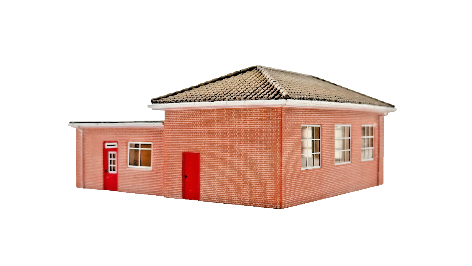BACHMANN SCENECRAFT OO GAUGE - 44-075 - FIRE STATION & TRAINING TOWER - BOXED