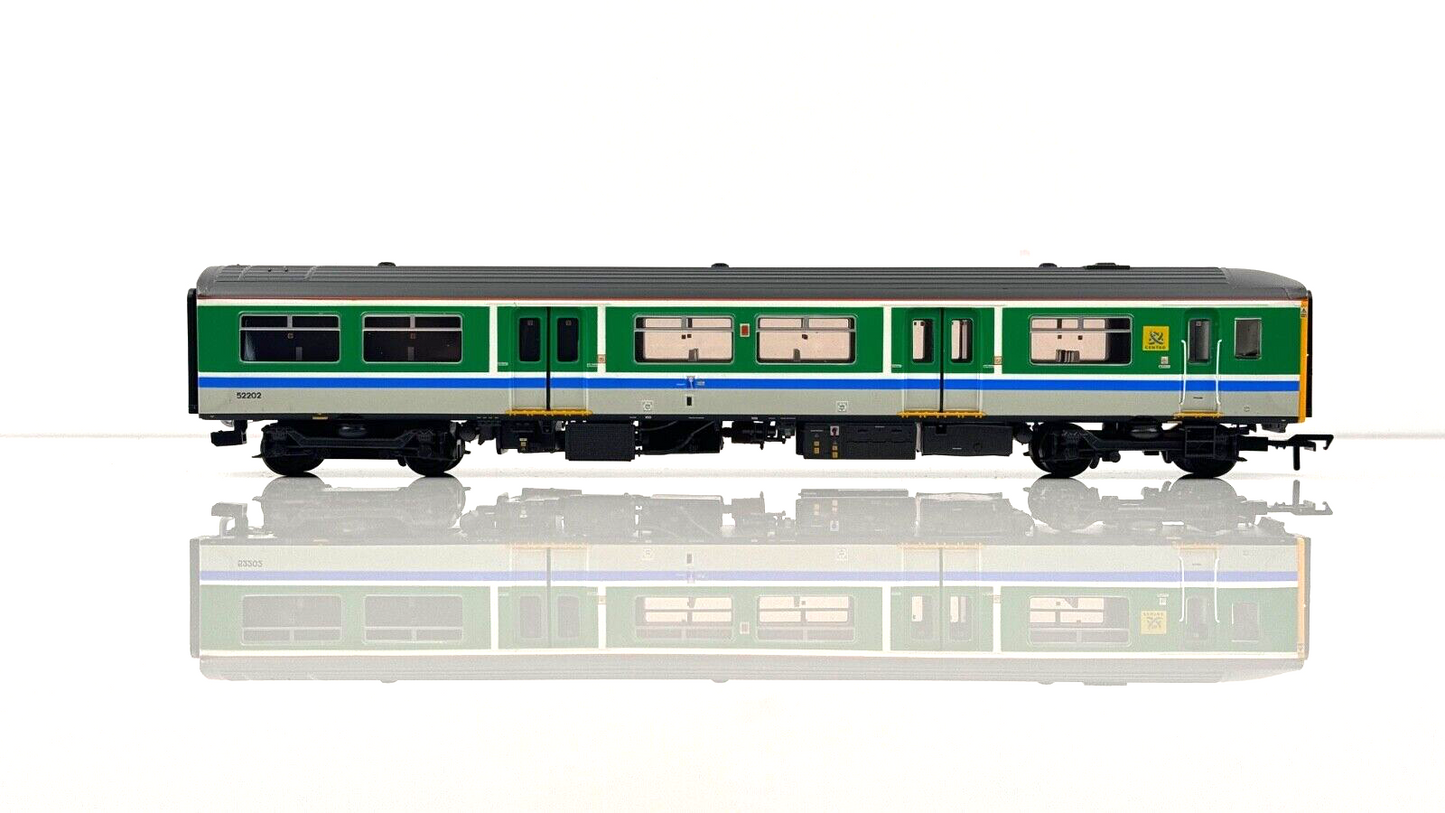 BACHMANN 00 GAUGE - 32-937 - CLASS 150/2 DMU 150202 CENTRO LIVERY - BOXED