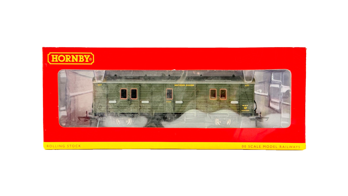 HORNBY OO GAUGE - R4301C - SR MAUNSELL GREEN PASSENGER BRAKE VAN C 437 BOXED
