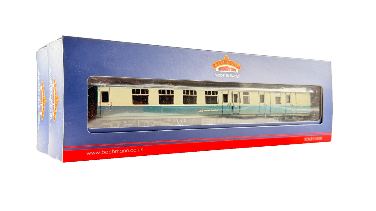 BACHMANN OO GAUGE - 39-003 - BR MK1 COACH PACK BLUE & GREY NETWORK SOUTHEAST NSE