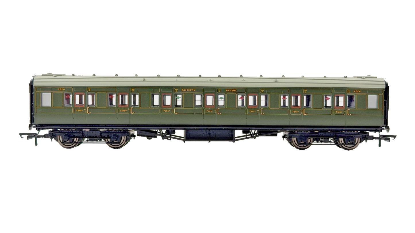 HORNBY OO GAUGE - SR SOUTHERN MAUNSELL FIRST CLASS COACH 7224 - UNBOXED