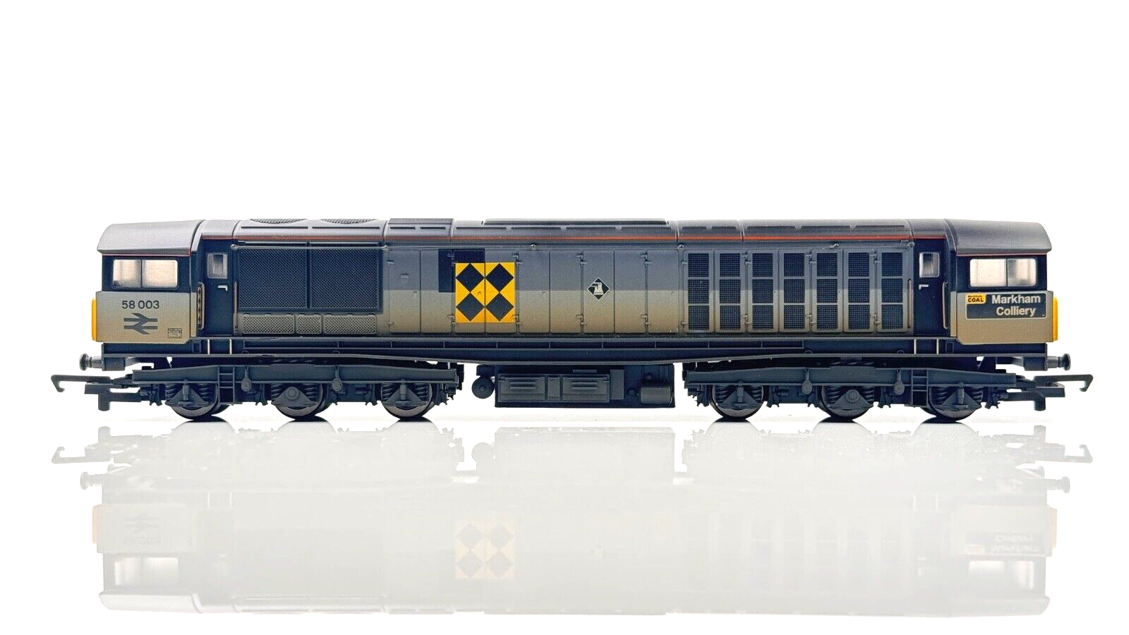 HORNBY 00 GAUGE - R2252B - CLASS 58 DIESEL 58003 RAILFREIGHT 'MARKHAM COLLIERY'