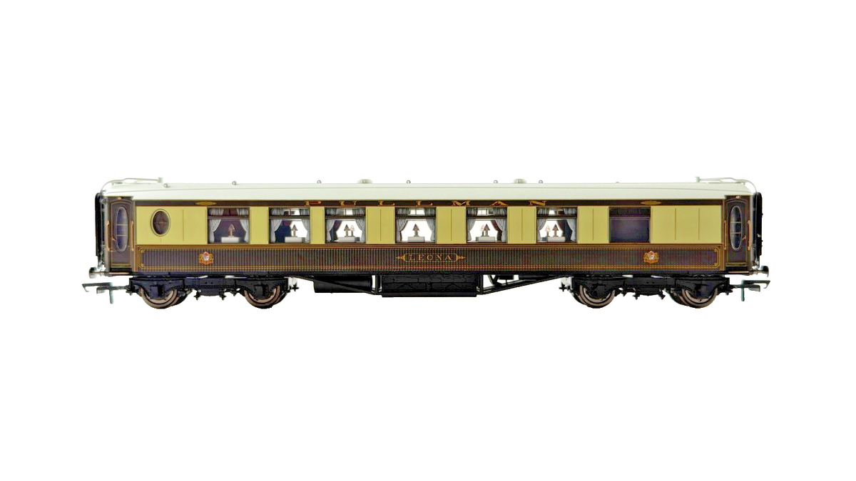HORNBY OO GAUGE - RAKE OF 3 PULLMAN PASSENGER COACHES UNBOXED (WITH LIGHTS)