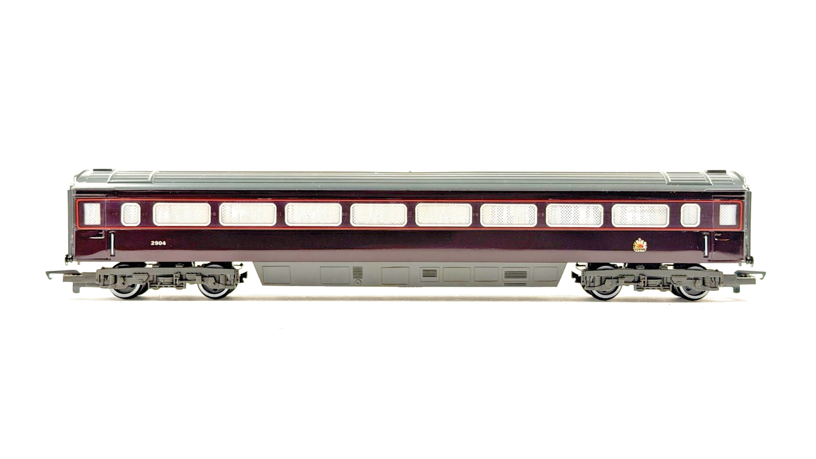 HORNBY 00 GAUGE - RAKE OF 3 ROYAL TRAIN PASSENGER COACHES UNBOXED