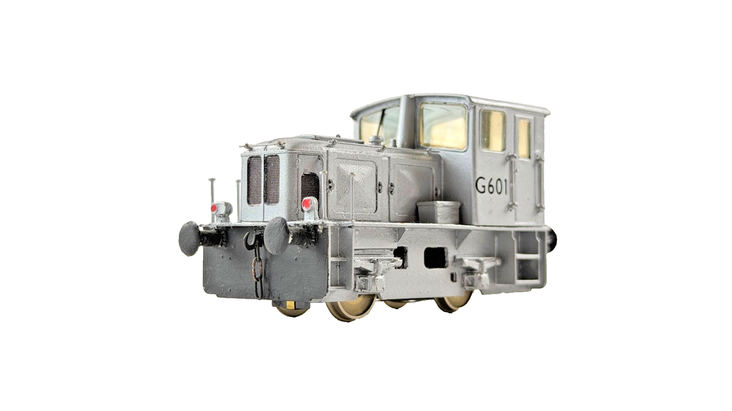 SILVER FOX MODELS OO GAUGE - IR/IE IRISH RAIL SILVER DEUTZ SHUNTER G601 BOXED