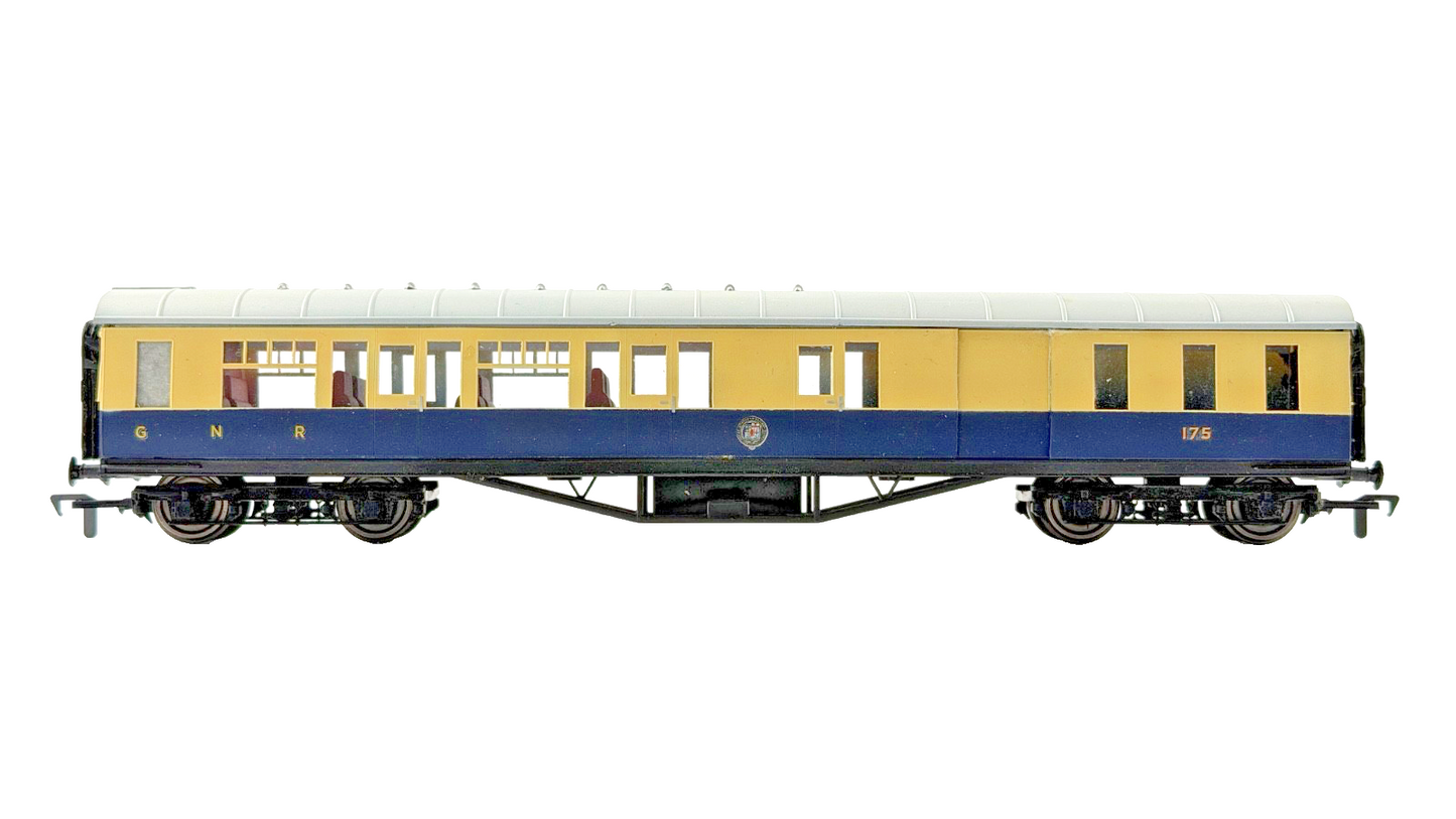 SILVER FOX MODELS OO GAUGE - GNRI NORTHERN IRISH RAIL CREAM/BLUE L14 COACH 175