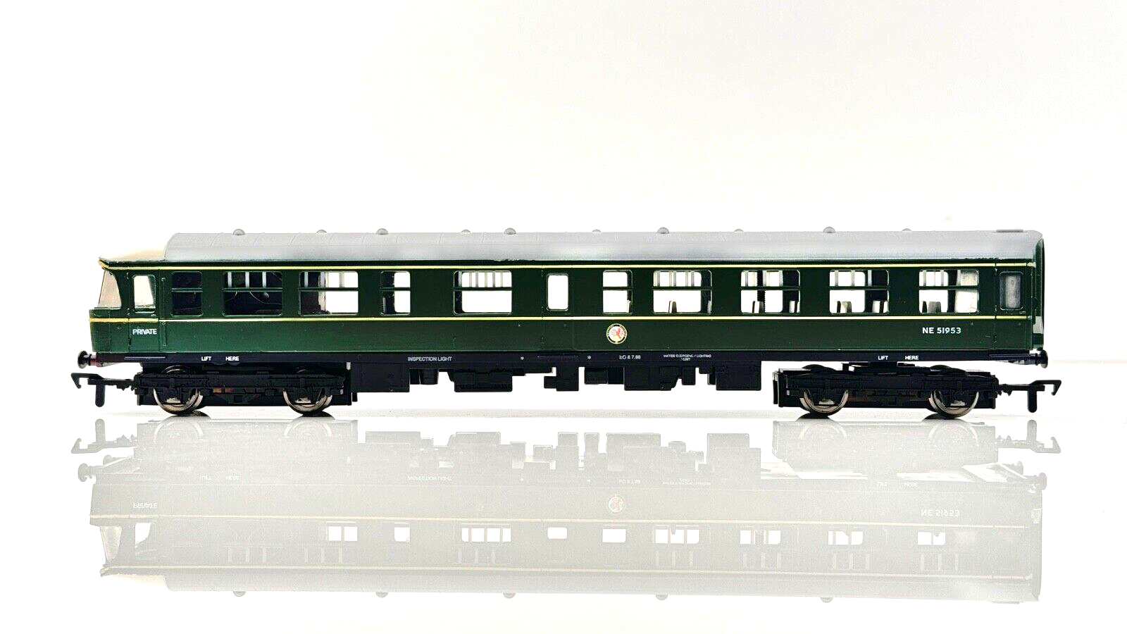 DAPOL 00 GAUGE - D105 - CLASS 124 DMU 2 CAR TRANSPENNINE BR GREEN - BOXED