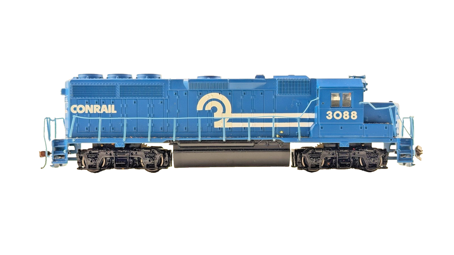 NQP BACHMANN HO/OO GAUGE - CONRAIL BLUE 3088 DIESEL LOCOMOTIVE UNBOXED