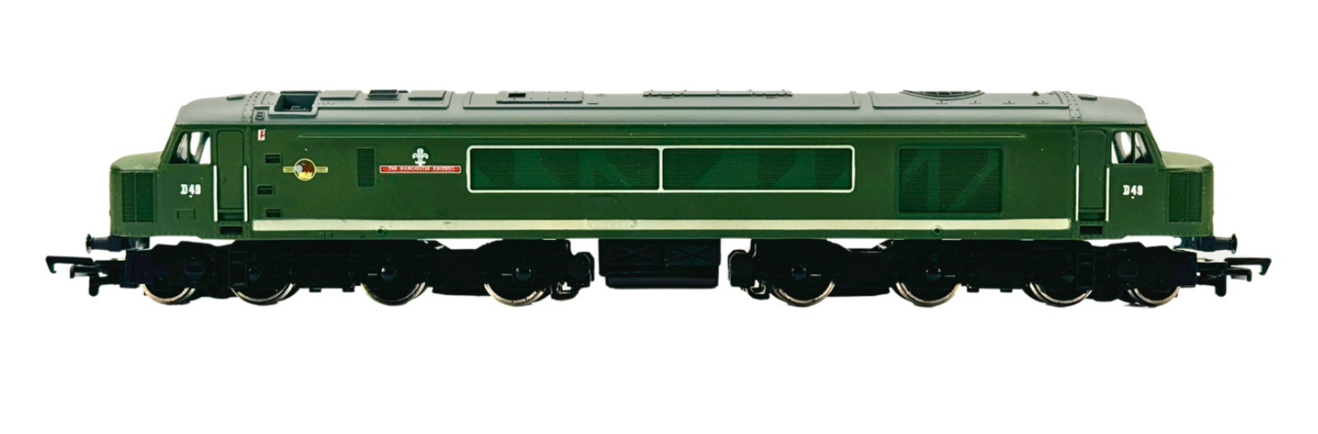 MAINLINE 00 GAUGE - 37-050 - TYPE 4 CLASS 40 DIESEL MANCHESTER REGIMENT GREEN