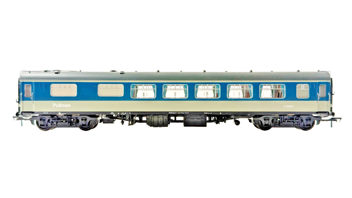 BACHMANN OO GAUGE - MK1 BLUE GREY PULLMAN COACHES X 3 UNBOXED (WITH LIGHTS)