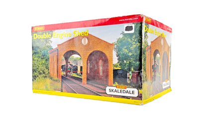 HORNBY OO GAUGE SKALEDALE - R8637 - DOUBLE ENGINE SHED - BOXED